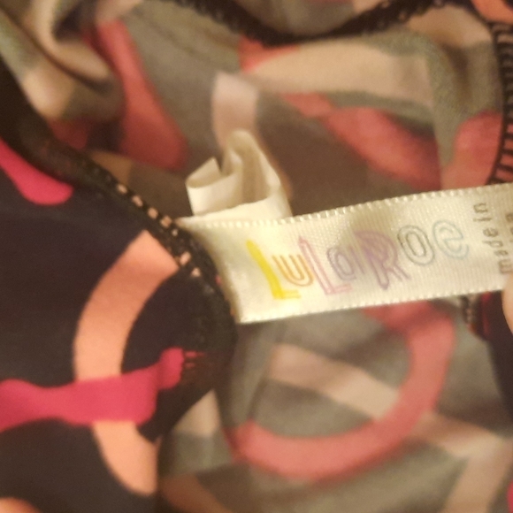 Lularoe Valentines Day heart print one size leggings - Picture 3 of 4